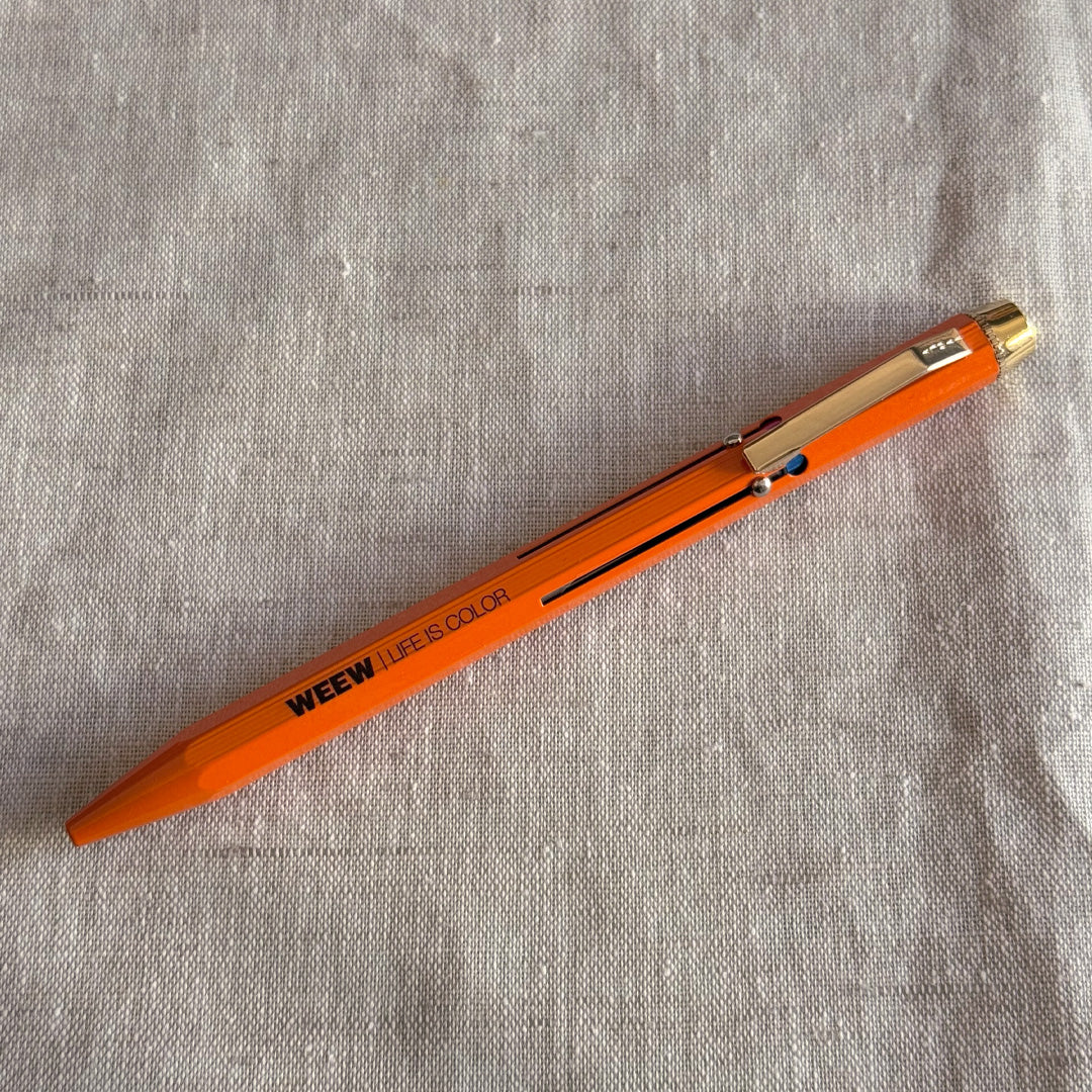 Pentel IZee 4-farbiger Kugelschreiber – Himmelblauer Schaft, Orange, Pink, Blau & Violett, 1,0 Mm