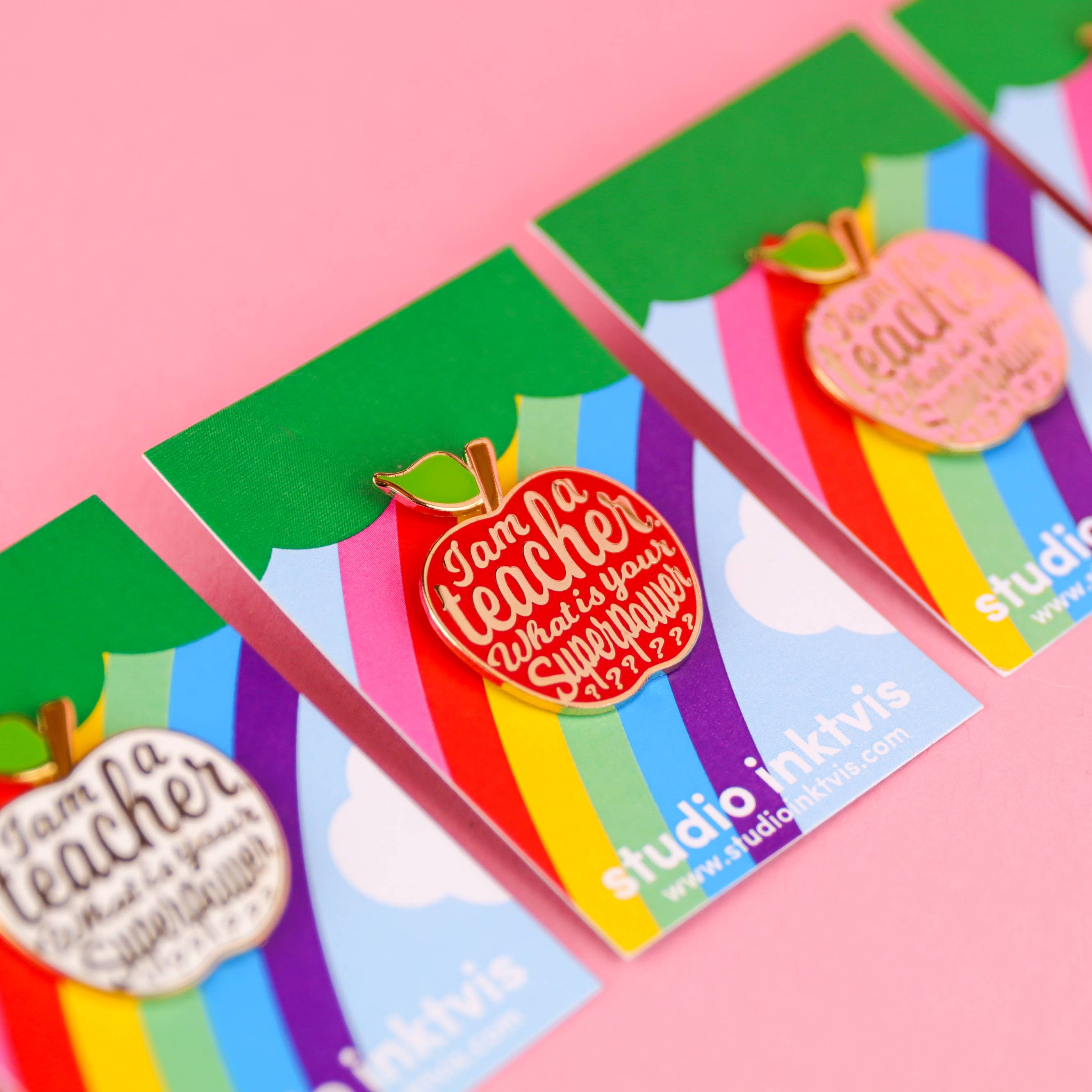 Pin / Lehrer Geschenk Anstecknadel / rot