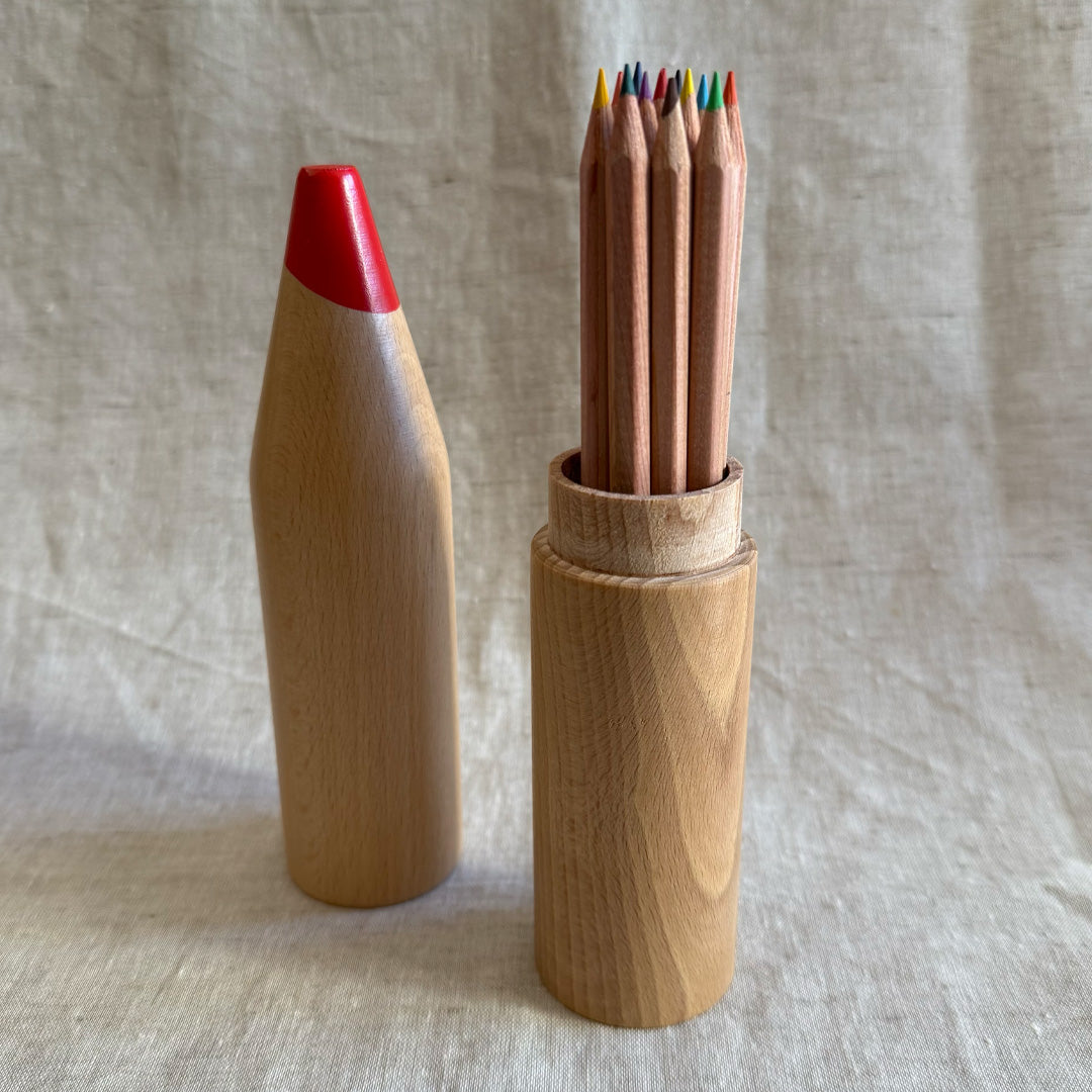 Stiftebehälter mit 12 Buntstiften