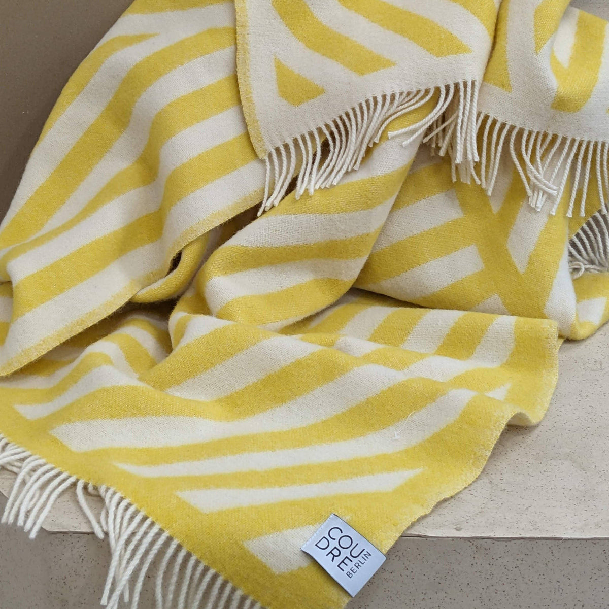 Wolldecke / Kuscheldecke FRANK lemon / off white - Togethery