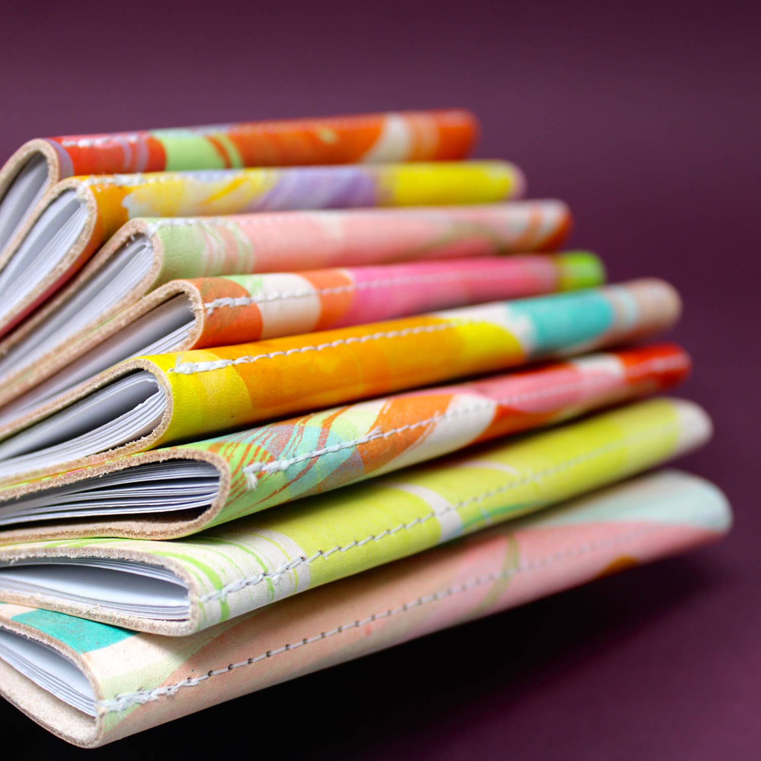 Handbemaltes A6-Skizzenbuch / Verschiedene Farben