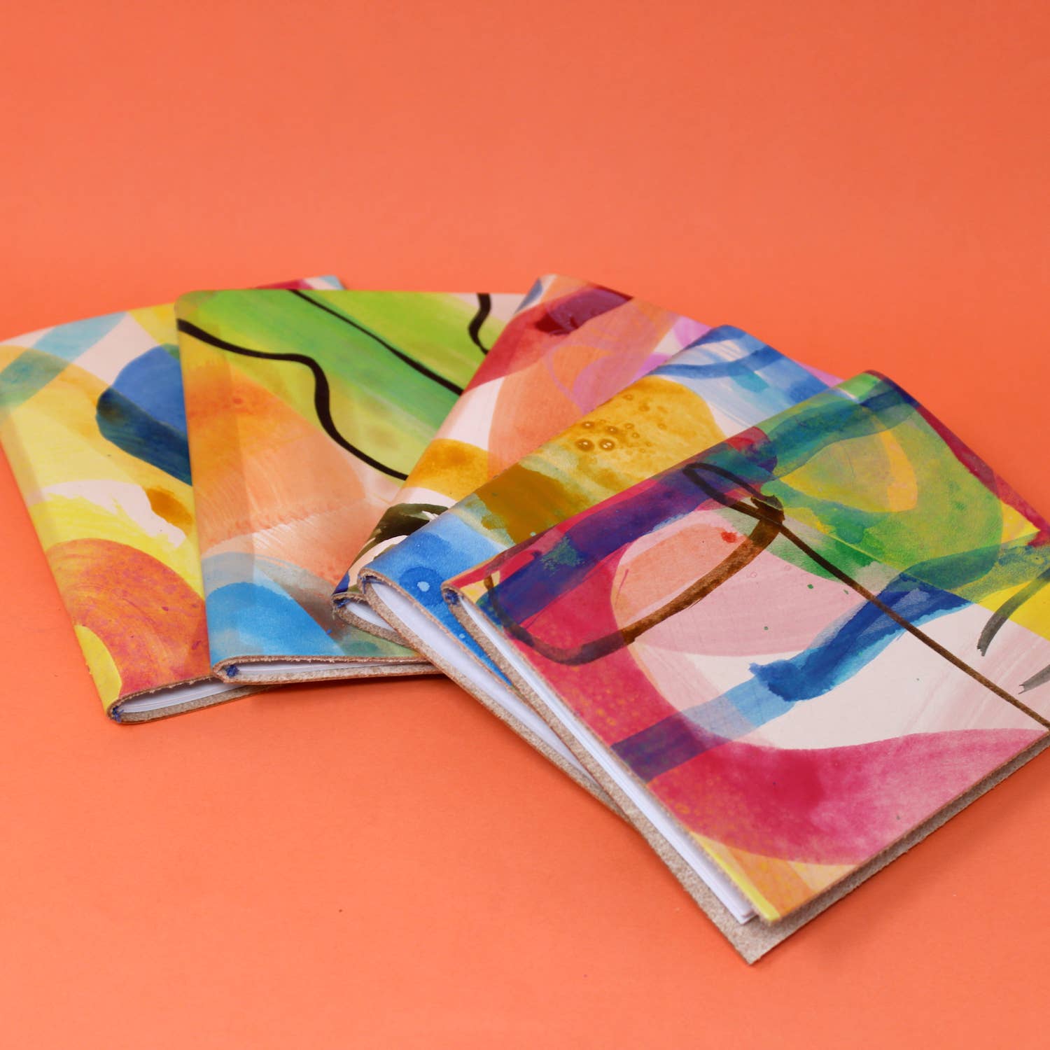 Handbemaltes A6-Skizzenbuch / Verschiedene Farben