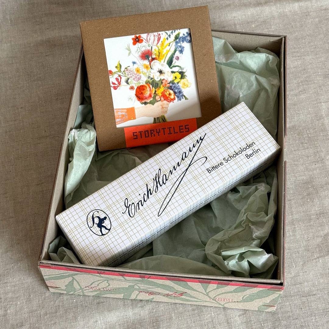 Geschenkbox / Flowers say it all / StoryTiles-Keramikfliese & Berliner Schokolade