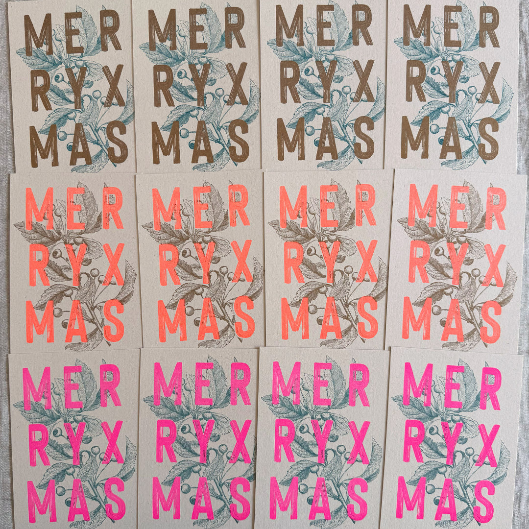 Typografische Weihnachtskarten in drei Farbkombinationen