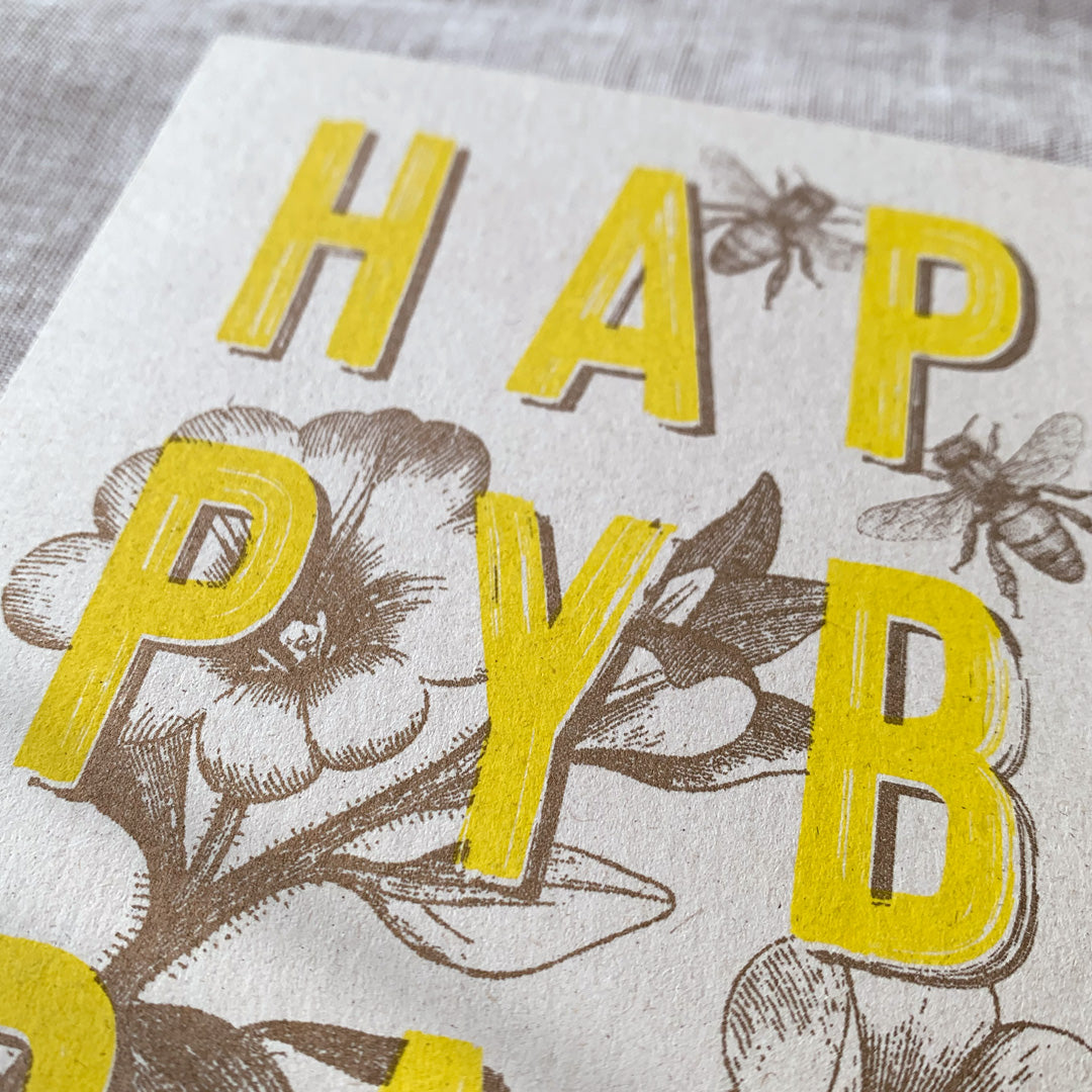 Postkarte / Typo / Happy B-Day / Yellow