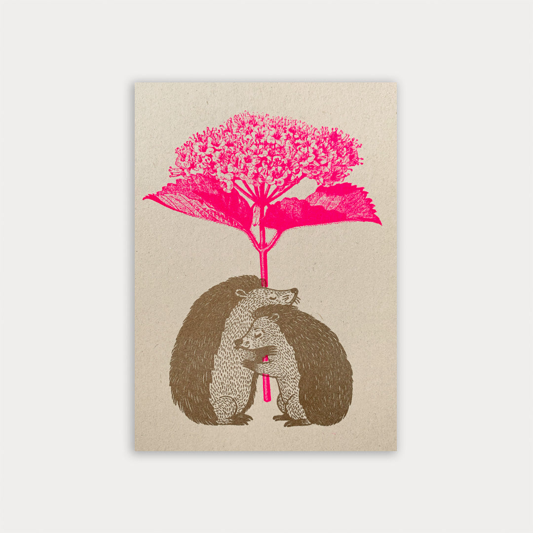Postkarte / Igel mit Blume