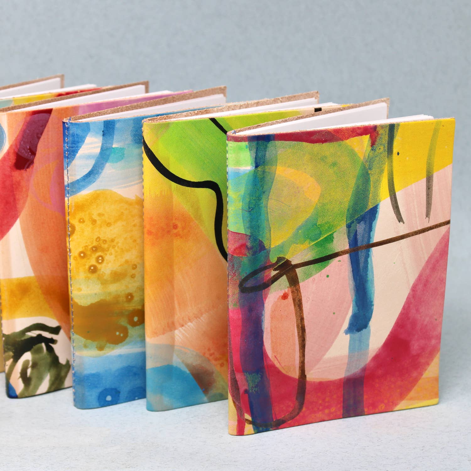 Handbemaltes A6-Skizzenbuch / Verschiedene Farben