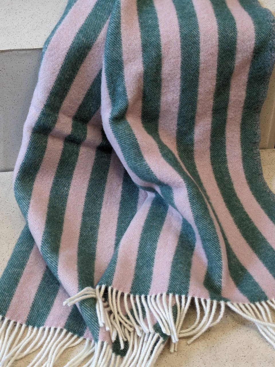Wolldecke / Kuscheldecke STRIPES greenstone / rose - Togethery
